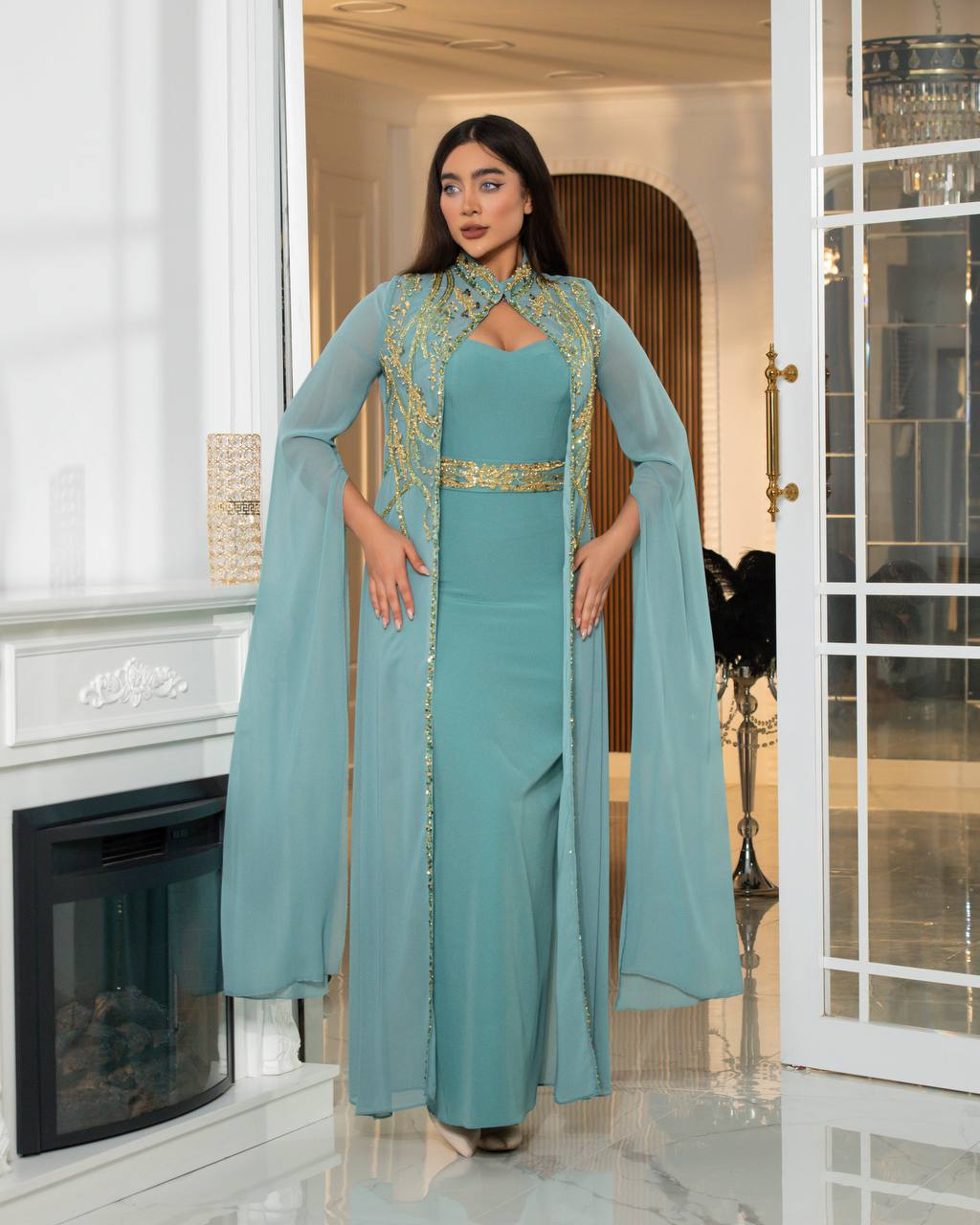 Regal Embroidered Cape Evening Gown(📹)