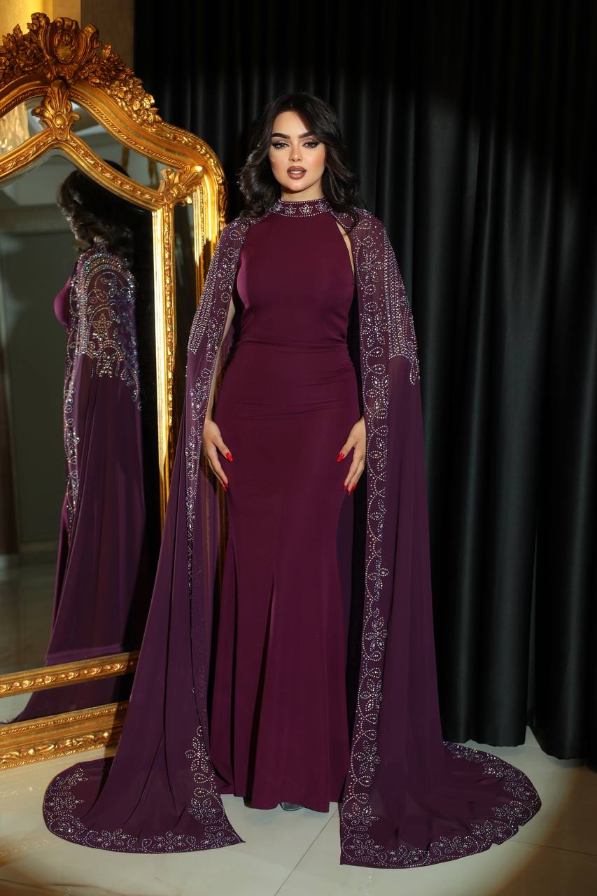 Regal Embellished Evening Gown with Cape Sleeves (📹)