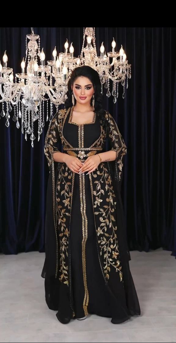 Royal Embroidered Evening Gown with Cape Sleeves (📹)